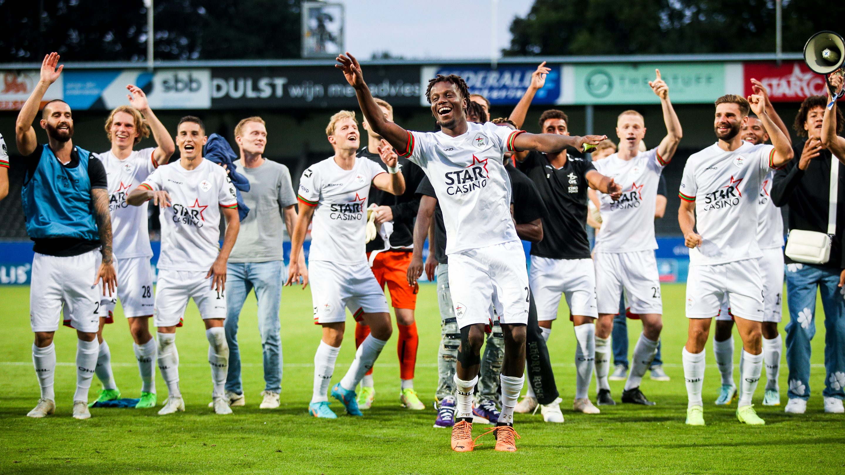 Reinout (22) maakt Oud-Heverlee Leuven kampioen … op FIFA