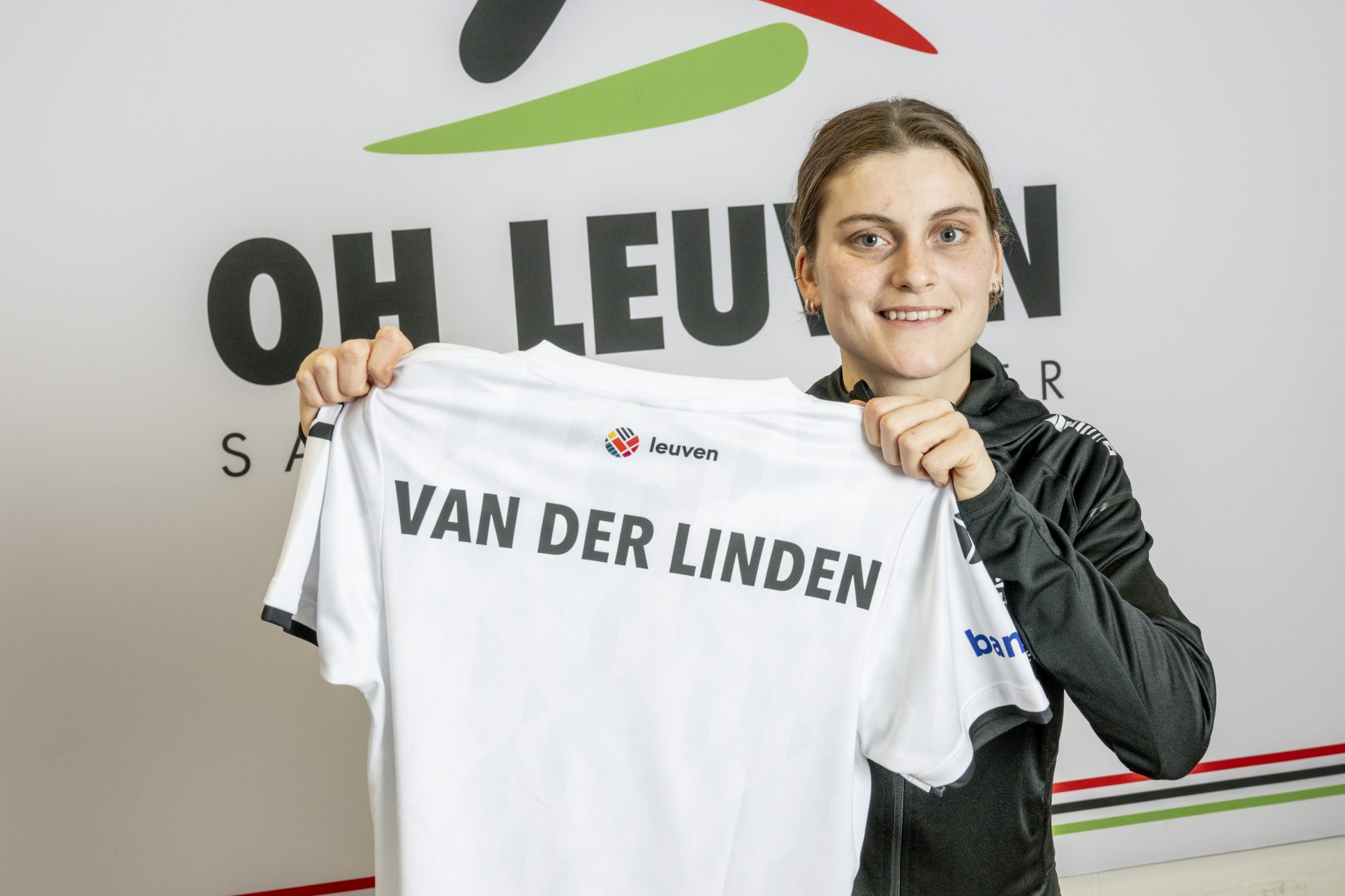 Vita van der Linden tekent voor OH Leuven Women OHL OudHeverlee Leuven